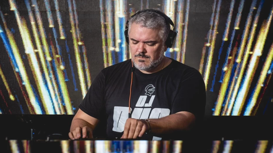 Ex-Colombian President Iván Duque Drops Politics for Turntables (Watch Video)